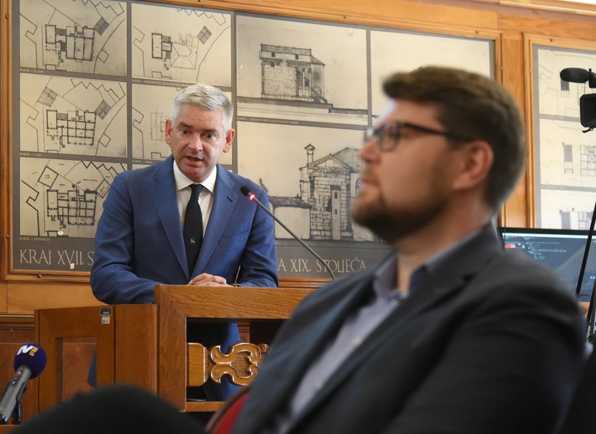 Na Gradskom vijeću Pule dogodio se presedan nezabilježen u hrvatskoj političkoj praksi