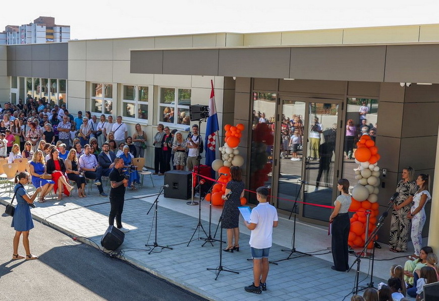 Kićenje tuđim perjem ili svečana otvaranja objekata koje su realizirali izborni gubitnici