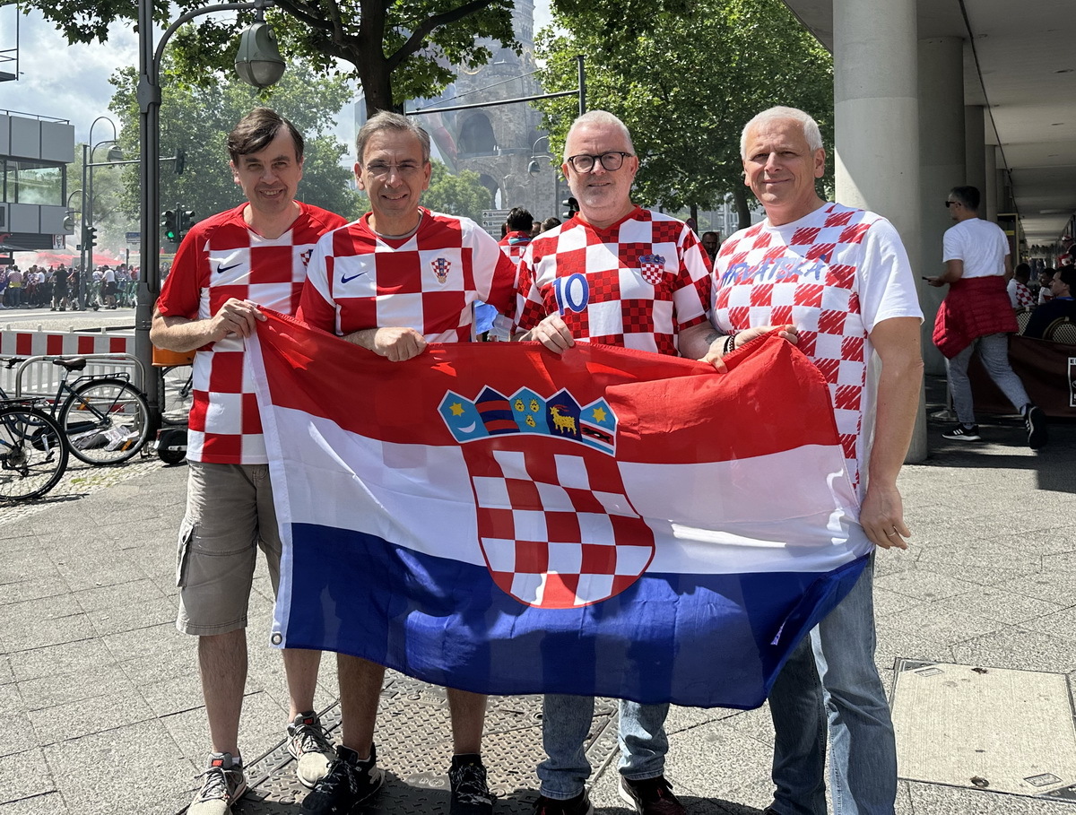 Neće mene domoljublju i navijanju učiti oni koji potiču mržnju - i ne znaju kako izgledaju hrvatski grb i dres