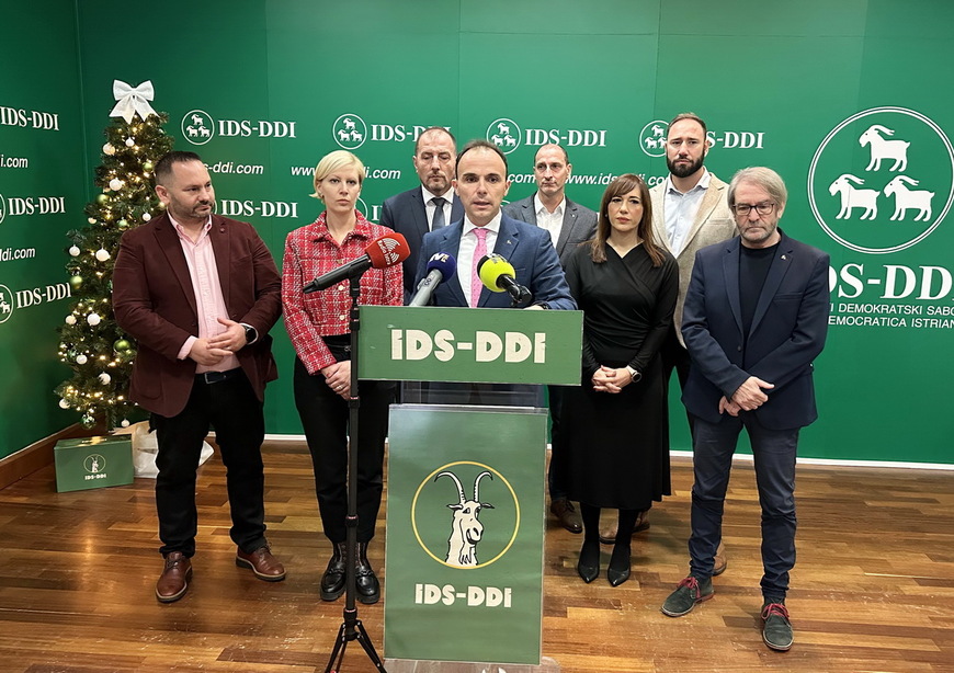 Na predbožićnom druženju s novinarima Loris Peršurić promovirao svog budućeg zamjenika