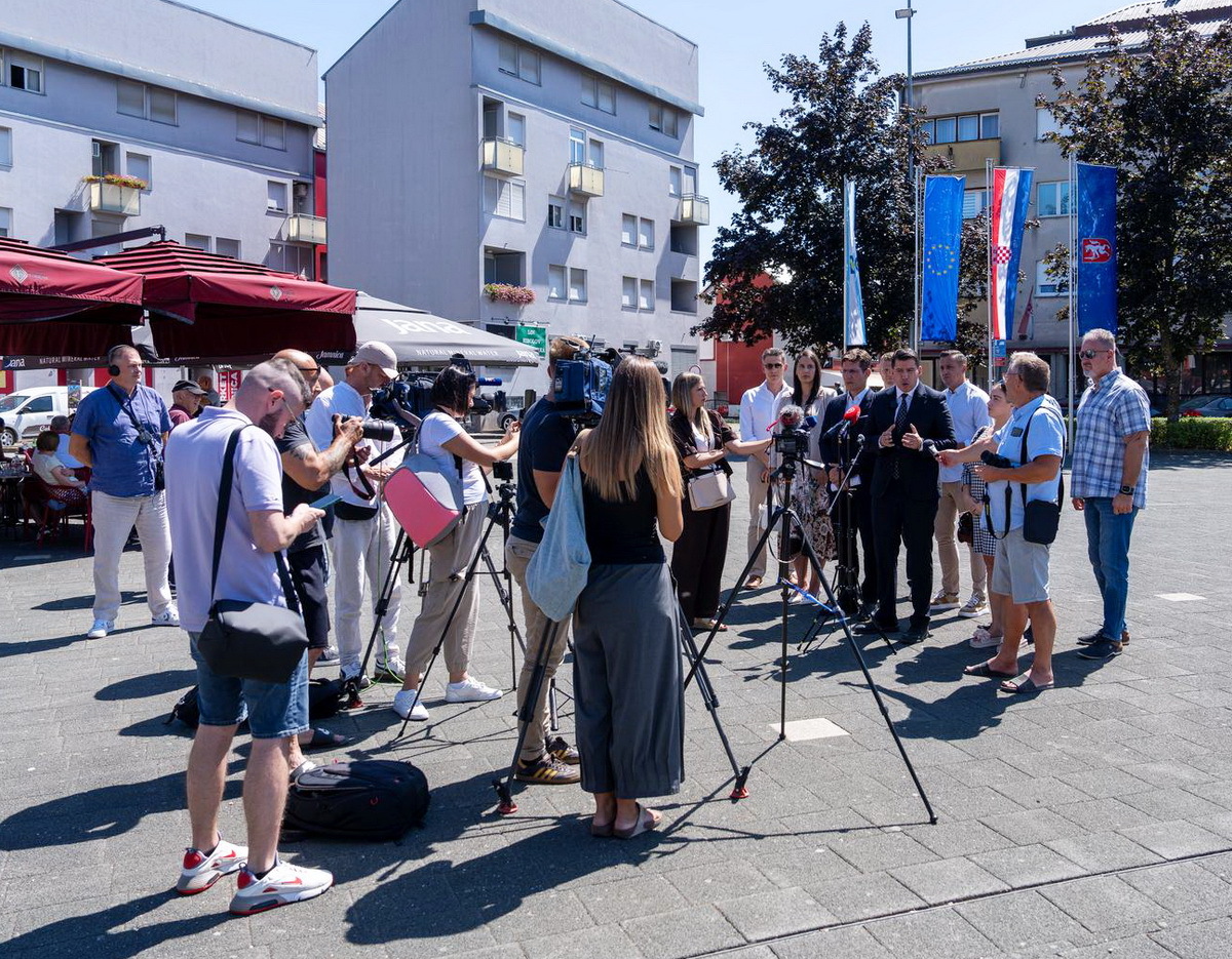U Ličkom ustanku komunisti su ustaše nazivali partizanima, a današnja oporba ne može zajedno ni pred mikrofone