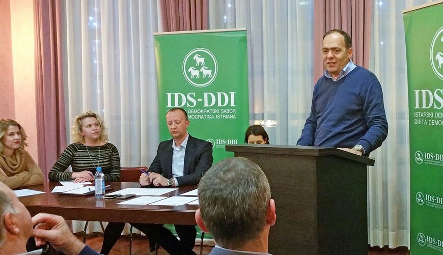 Iz IDS-a je u 33 godine izbačeno članova koliko je prstiju jedne ruke
