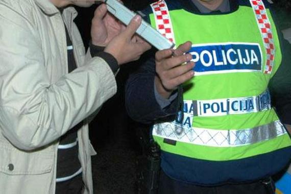 Porečan vozio unatoč zabrani pa još napuhao 1,9 promila