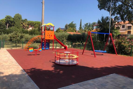 Novo dječje igralište u Lovrečici na radost brojnih mališana