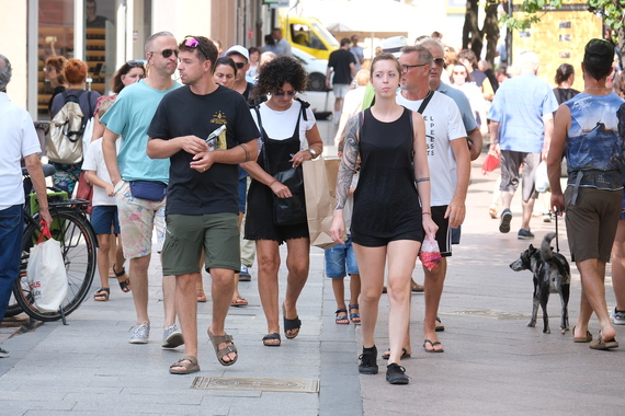 Suncobrani mogu na popust, ali fritule se ne daju