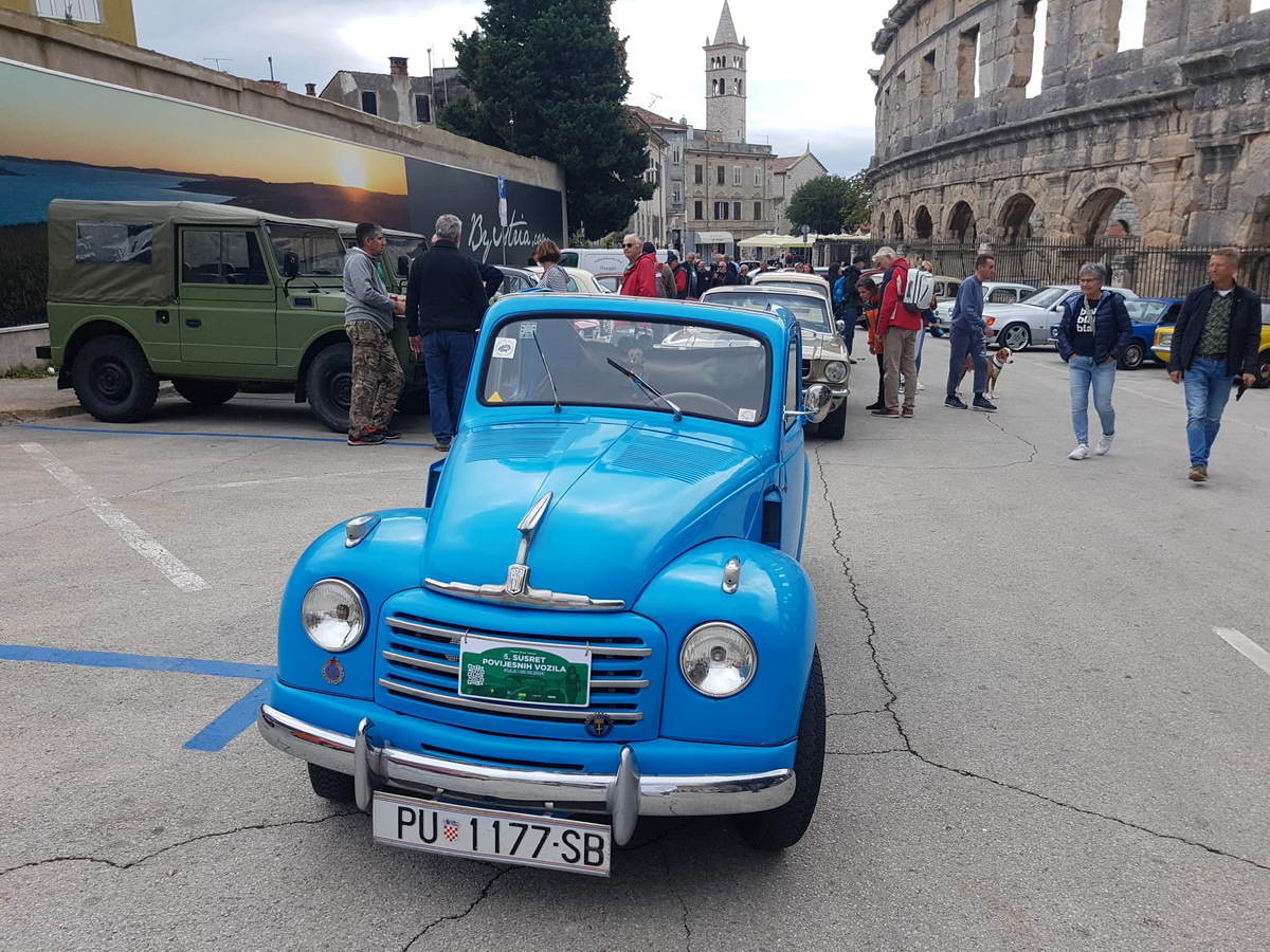 Fiat 500 – Topolino iz 1943. godine, vlasnika Bože Simovića iz Pule (foto: Mirjana Vermezović Ivanović)