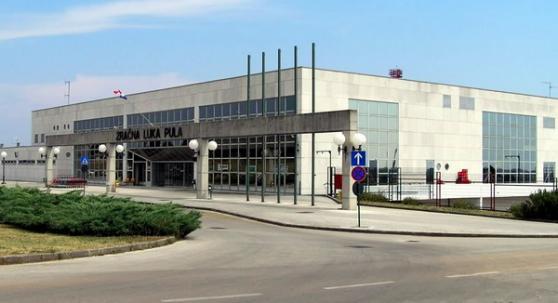 Zralna luka Pula