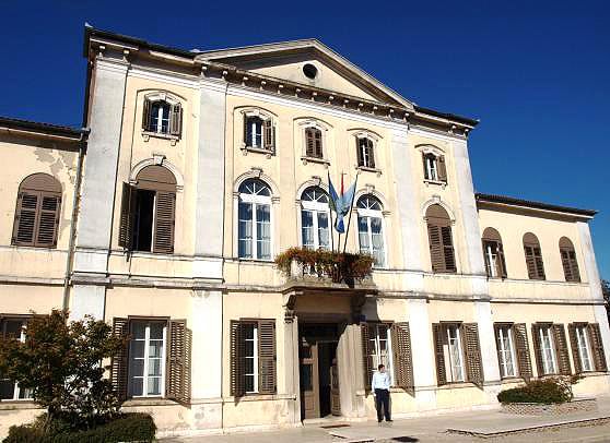 Pazin na plaće troši 35,4% prihoda