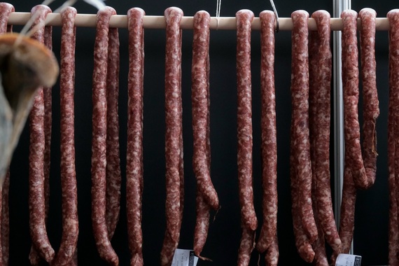 Stigle prve domaće kobasice. ’Stešo neki pitaju previše euri za kilu, a to dva malo jača u hip smažu'