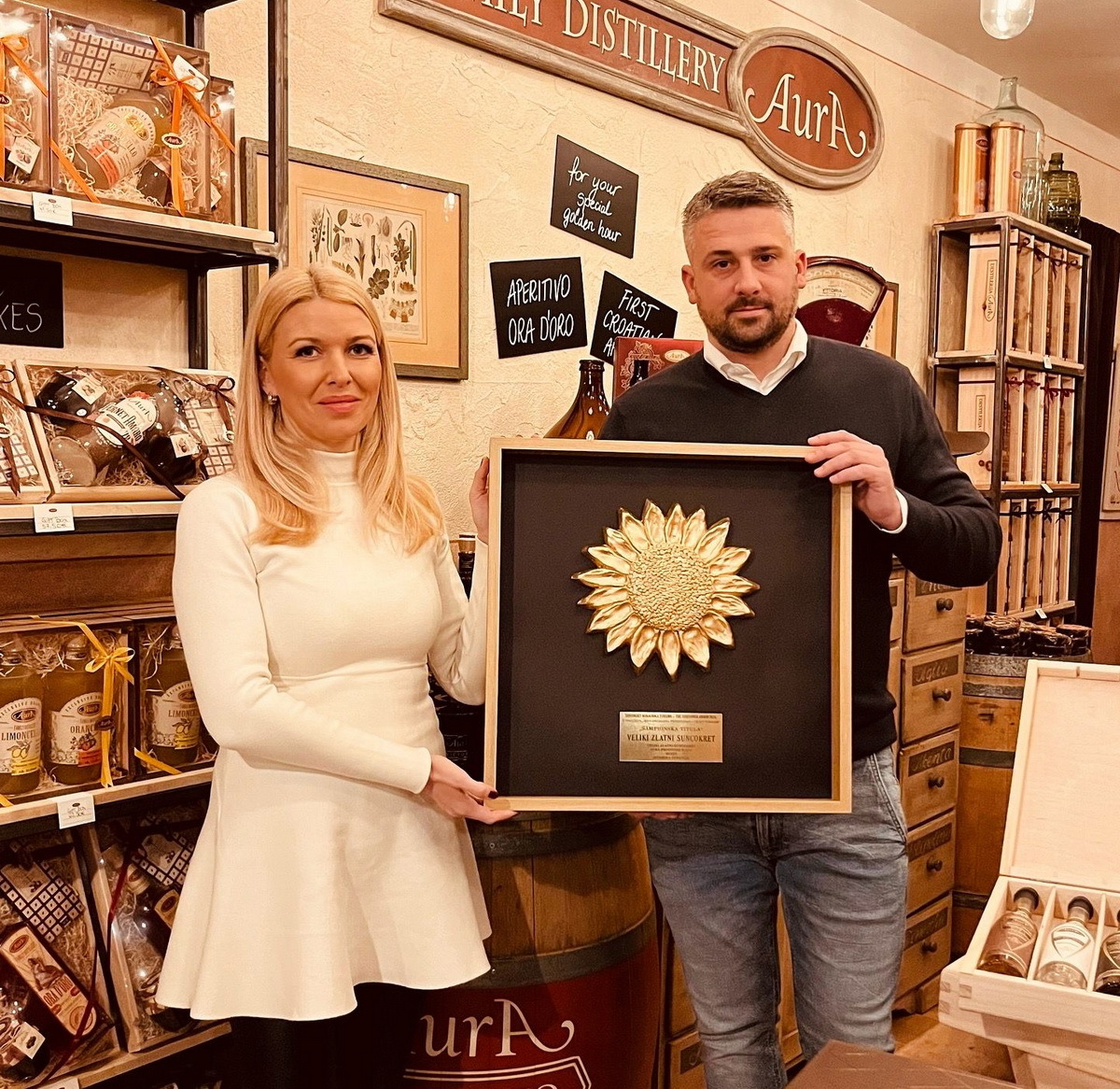 Vlasnici Aure Daša i Mišel Sirotić s nagradom
