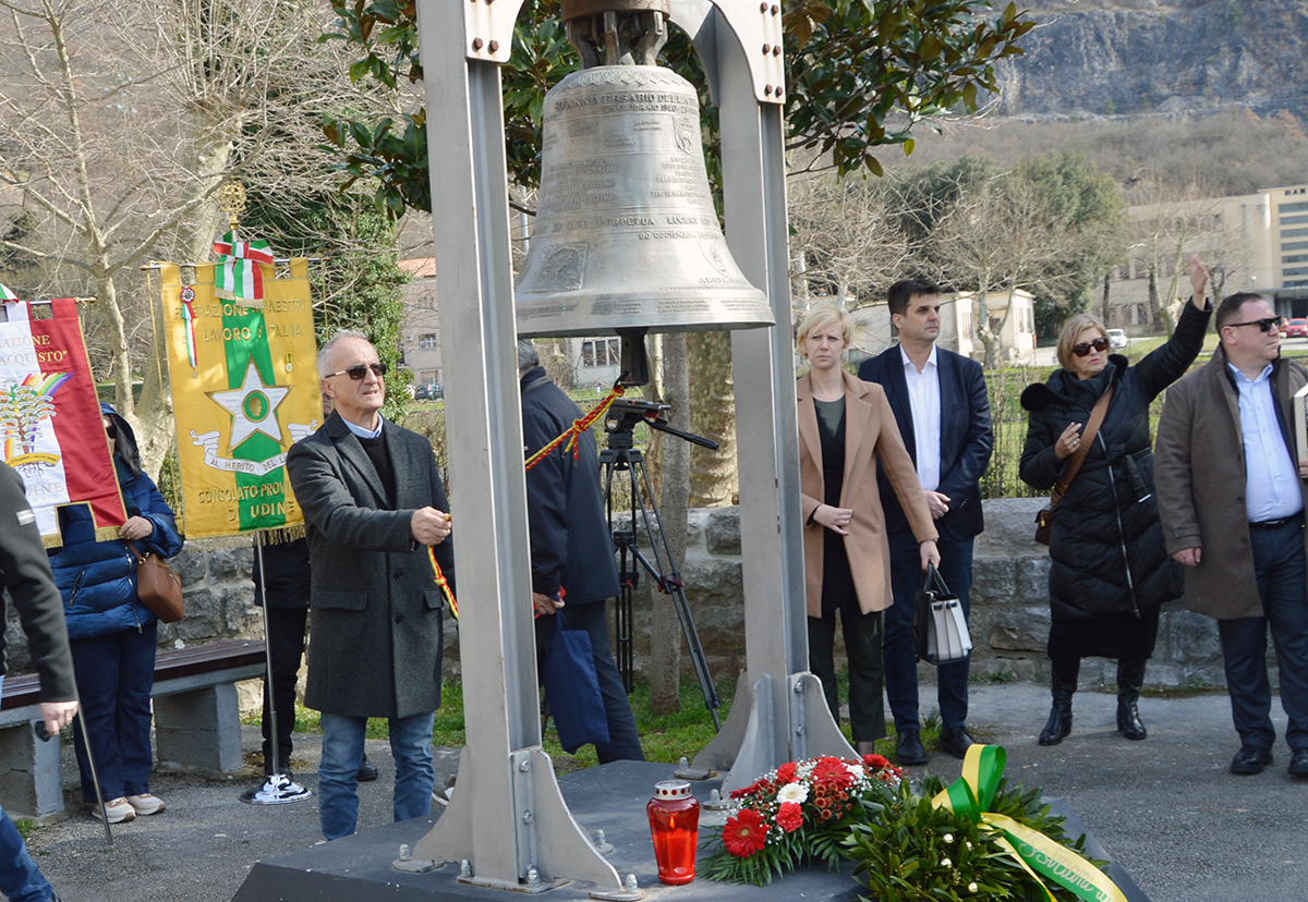 Zvonjava za 185 poginulih rudara (foto: Robi Selan)