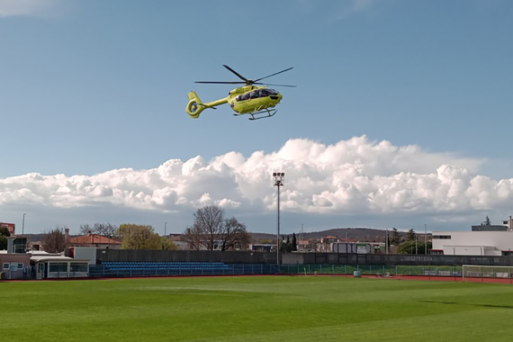 Helikopterska hitna medicinska služba sletjela po stradalog motociklista 
