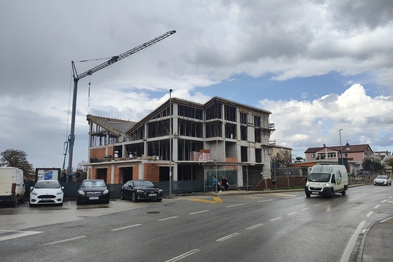 Skijaška skakaonica u centru Funtane