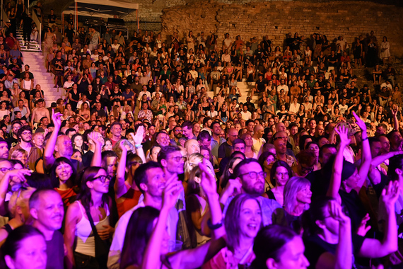 Sezonu u Malom rimskom kazalištu otvaraju legendarni reper i Jazz orkestar HRT-a. Bit će to koncert bez cenzure, drito u glavu 