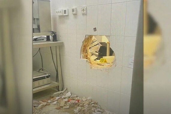 KAO NA FILMU Policiji pred nosom razvalili zid i opljačkali banku u središtu Pazina! 