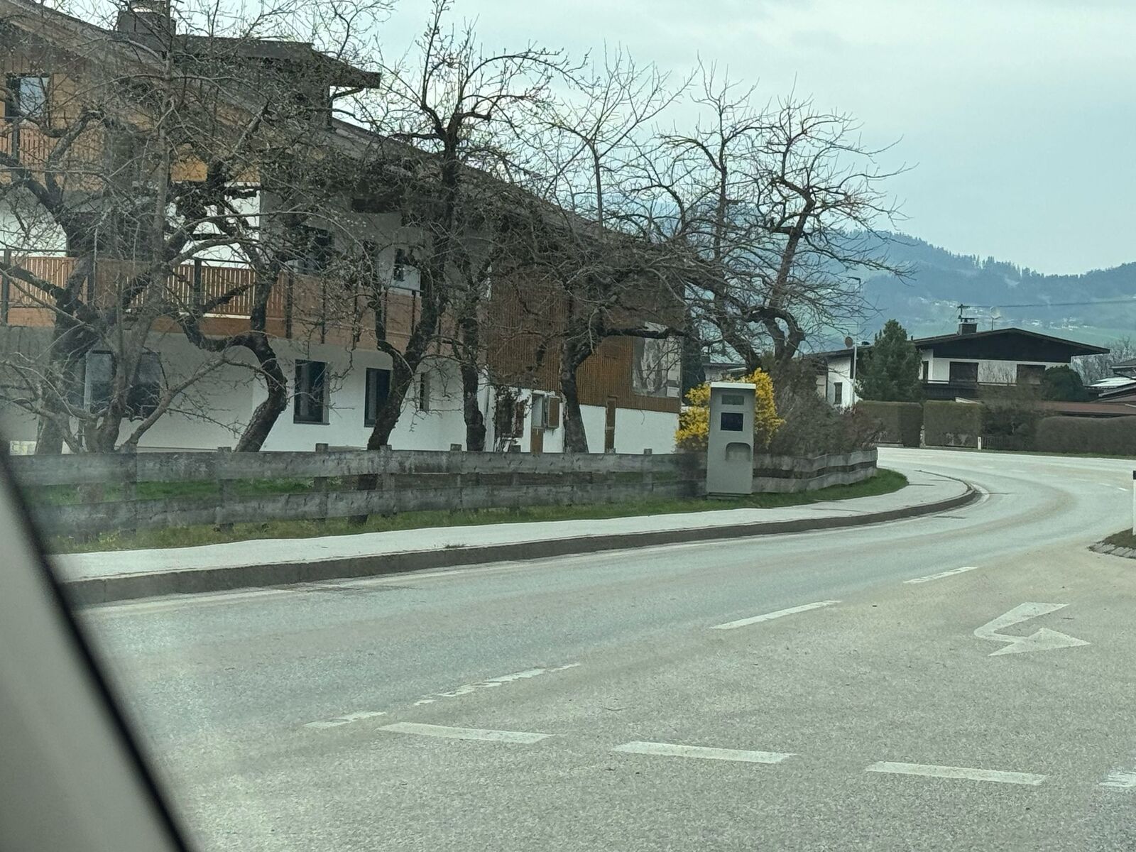 Kamera uz cestu u Austriji