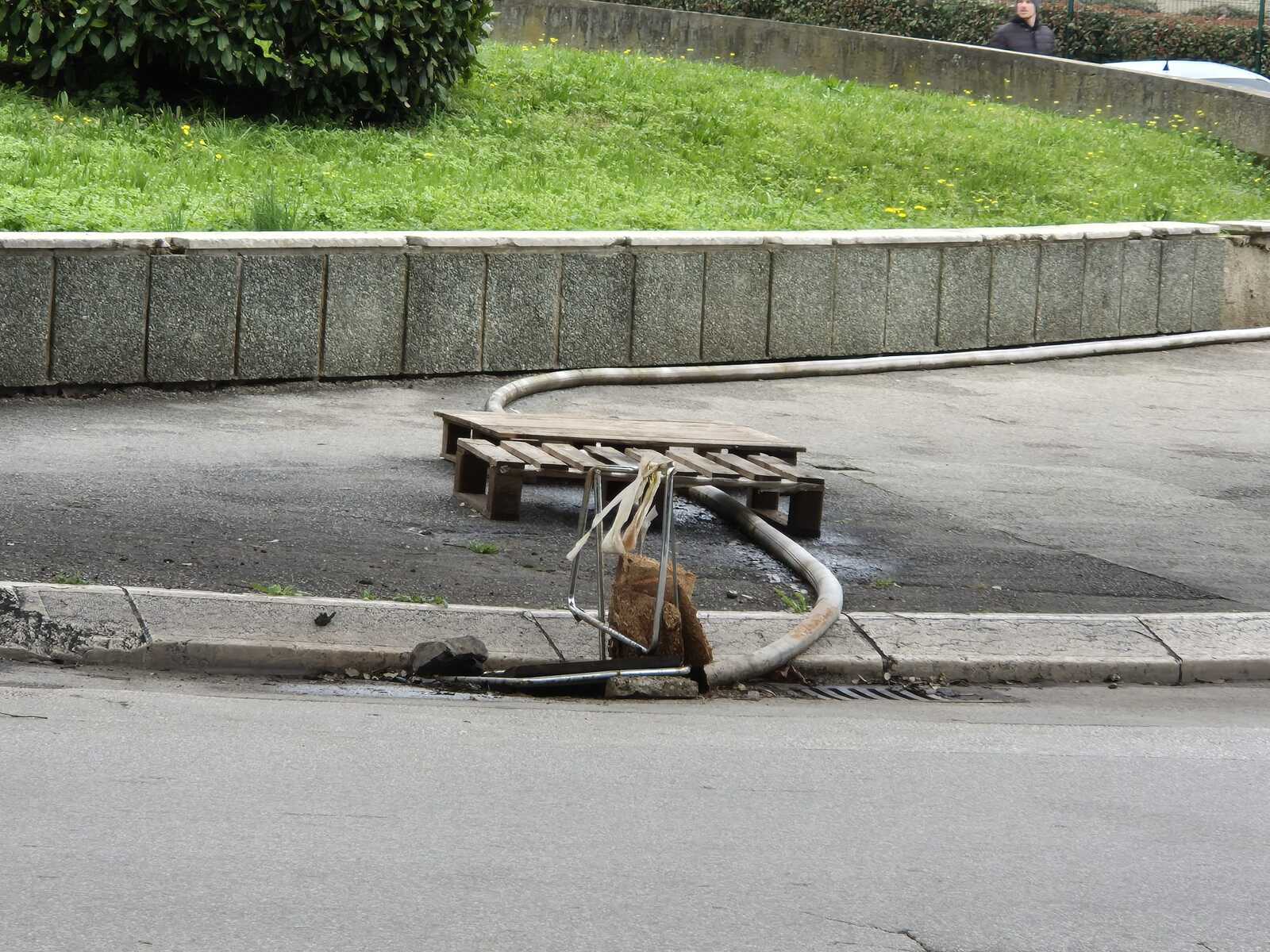 Iz pumpe u odvod (Foto: Istarski.hr)
