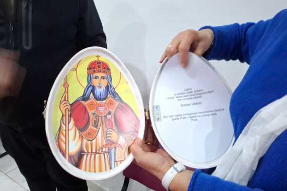 Crnogorci darovali manjinama posve drugačija uskrsna jaja. U njima nešto piše...