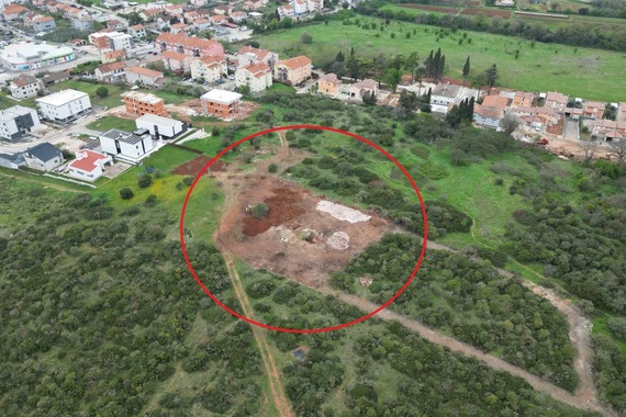 Zakupio državno zemljište pored svoje kuće, a sada ga malo po malo devastira. Evo što kažu Hrvatske šume 