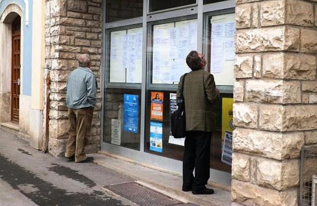 Izlog pulskog Zavoda za zapošljavanje (Foto: Paola Albertini)