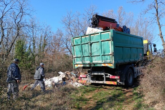 Slike kamenoloma pod smećem zgrozile javnost: Općina Barban zahtijeva čišćenje. Evo tko je odgovoran