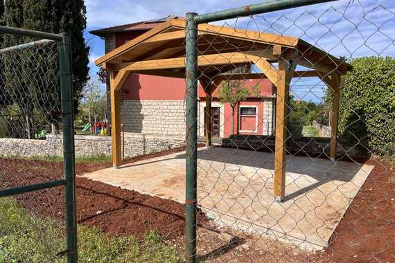 Postavljene nove piknik zone u Baderni, Buićima, Bonacima, Dračevcu i naselju Bolnica