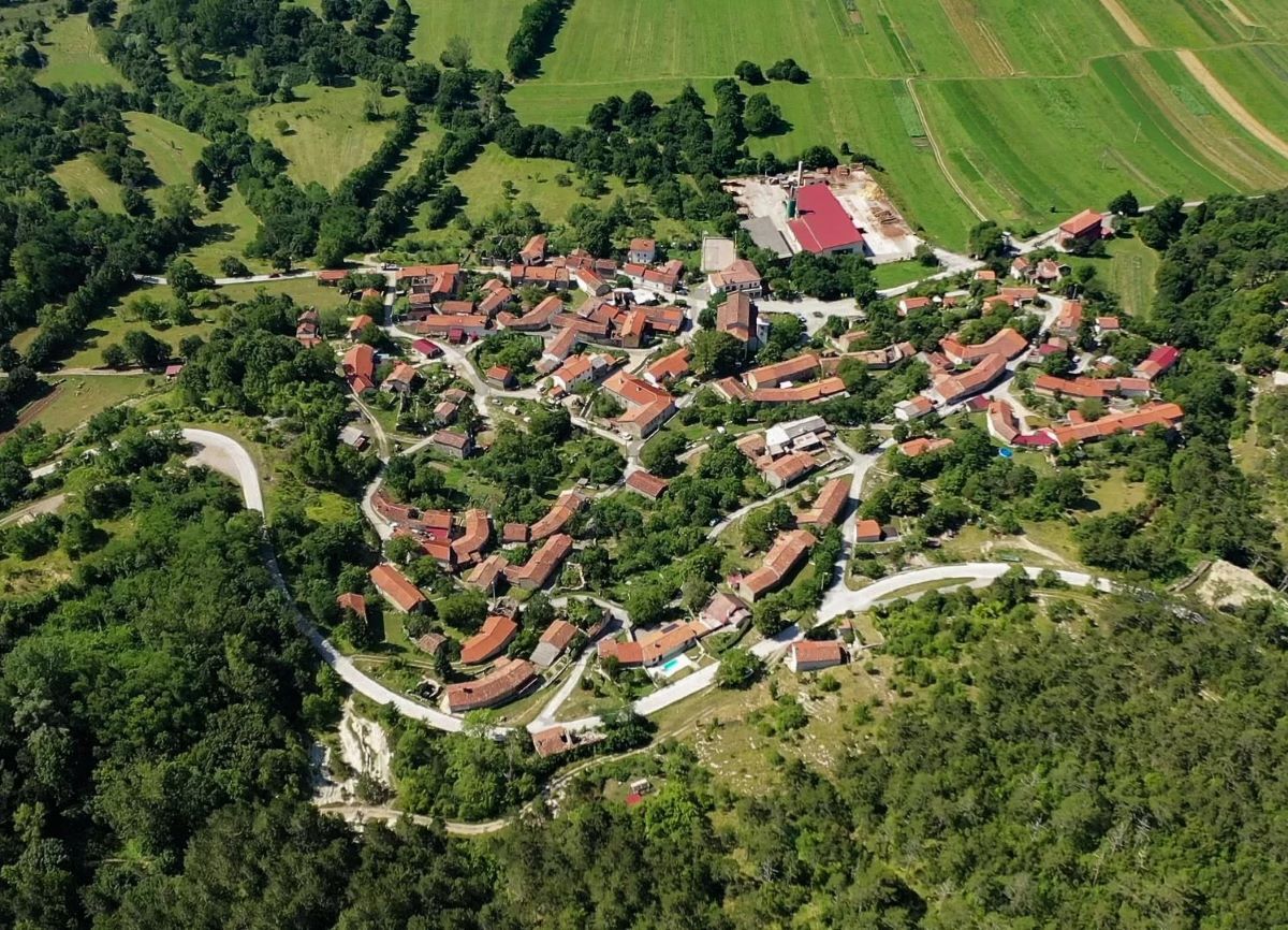 Ptičji pogled na Lanišće (Foto: Općina Lanišće)