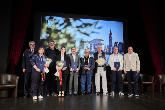 Umag proslavio svoj dan. Od jutra s ratnim brodom do svečanosti u kazalištu