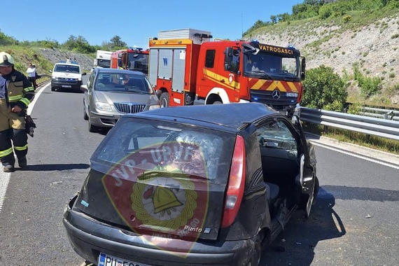 Prometna nesreća na Istarskom ipsilonu: vozilo završilo na krovu, okolnosti se utvrđuju