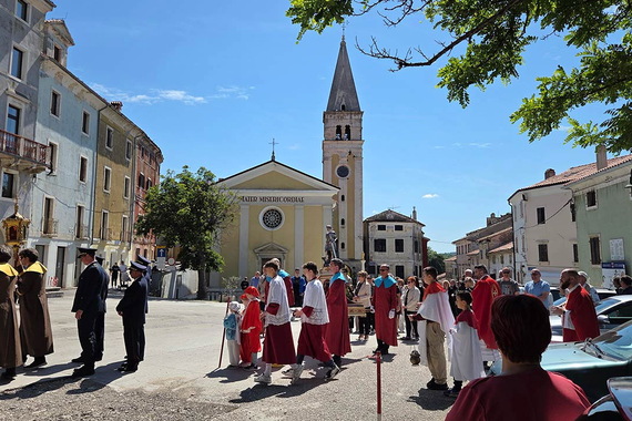 U Bujama održana procesija u povodu blagdana zaštitnika grada
