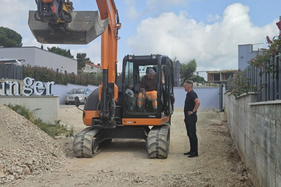 Asfaltira se dva i pol kilometra cesta u općini Kaštelir-Labinci