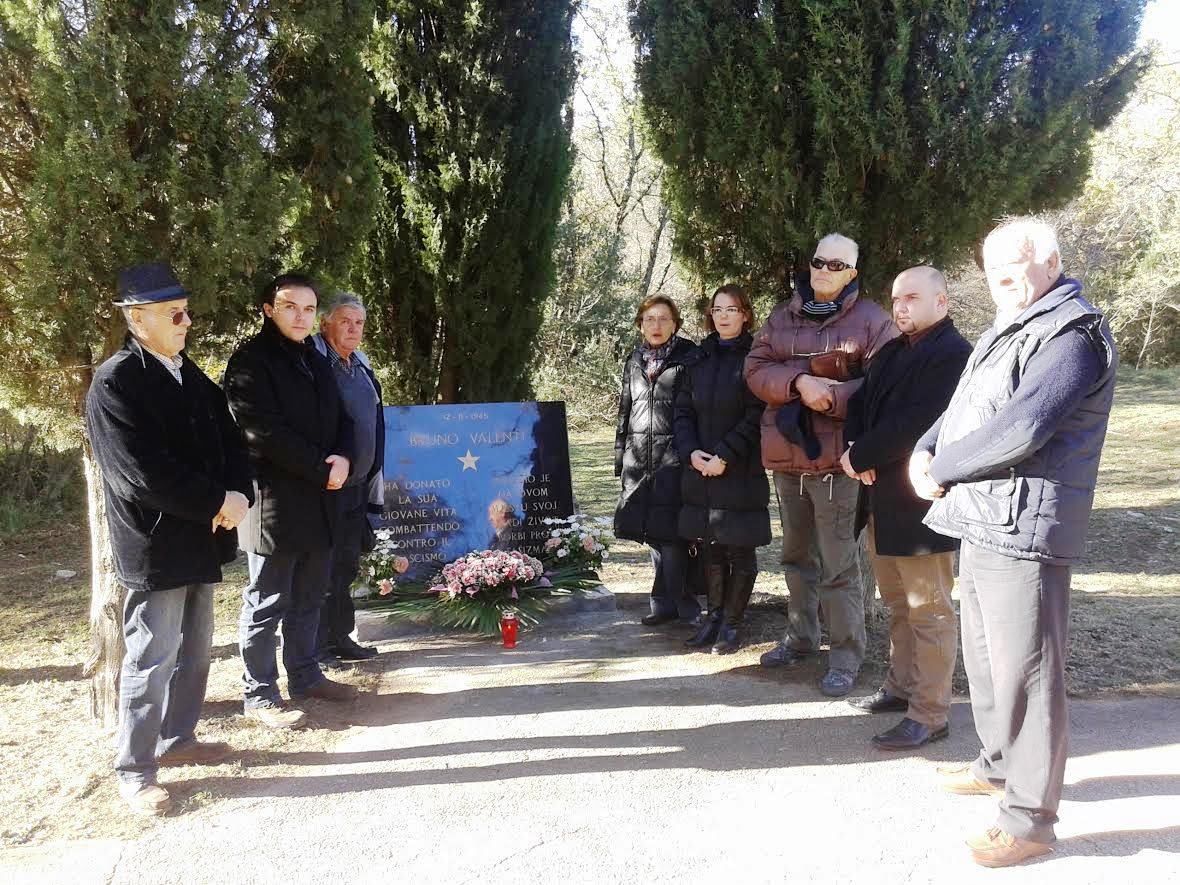 Postavljena je nova ploča na mjestu pogibije mladog borca Bruna Valentija