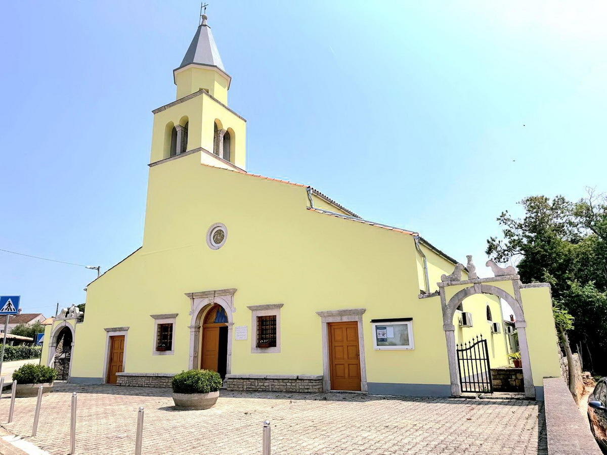 Župna crkva u Žbandaju