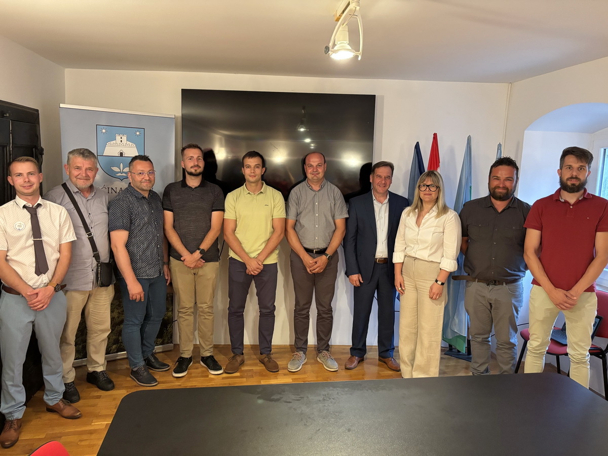 Općinsko vijeće Pićna s načelnikom Močinićem 