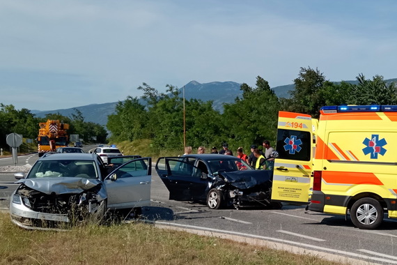 Težak sudar kod Kršana: dvije ekipe Hitne pomoći zbrinjavale ozlijeđene