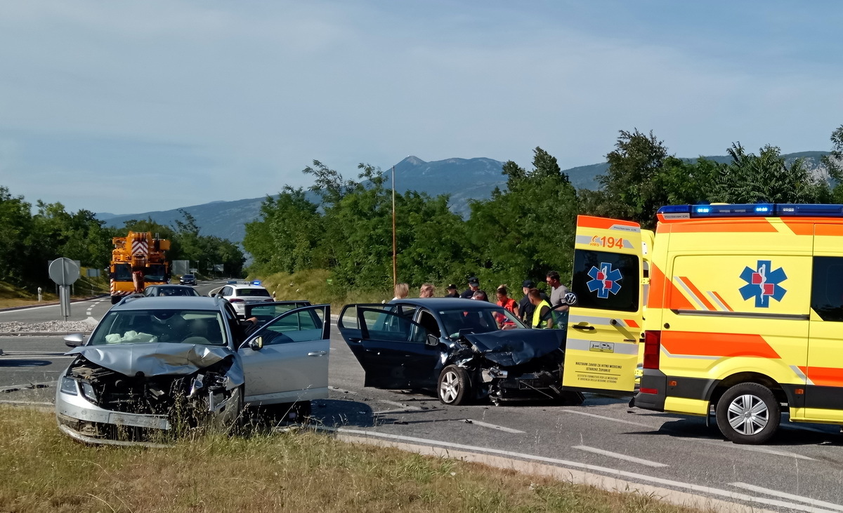 Sudarila su se dva automobila (Foto: Igor Radić)