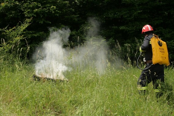 Slovenka zapalila panjeve unatoč zabrani loženja vatre na otvorenom