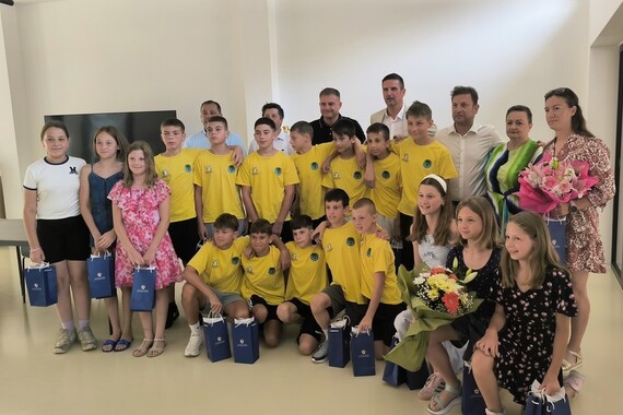 Rovinjski osnovci briljirali na prvenstvima Hrvatske: Odbojkašice zlatne, nogometaši brončani