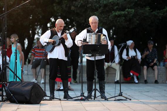 KUD Uljanik priredilo dojmljivu folklornu večer posvećenu bogatoj tradicijskoj baštini Istre
