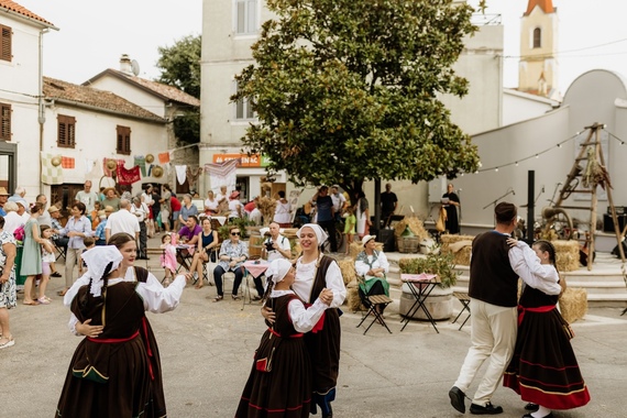 Brtonigla feštom vratila duh starih, sretnijih dana - kad je selo bilo delo i veselje 