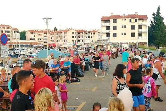 Počinju ribarske fešte u Červar Portu: Iće, piće i svirka poznatih zabavljača