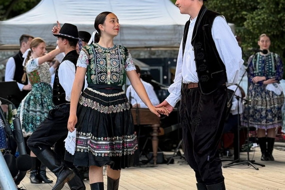 Na ovogodišnjem festivalu sudjeluju izvođači iz Ukrajine, Poljske, Slovačke, Mađarske i Njemačke