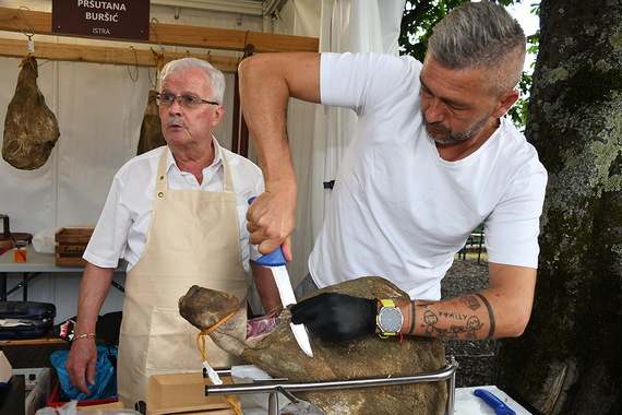 Počeo Ljetni festival istarskog pršuta: 'Vrime za pršut je vajk'
