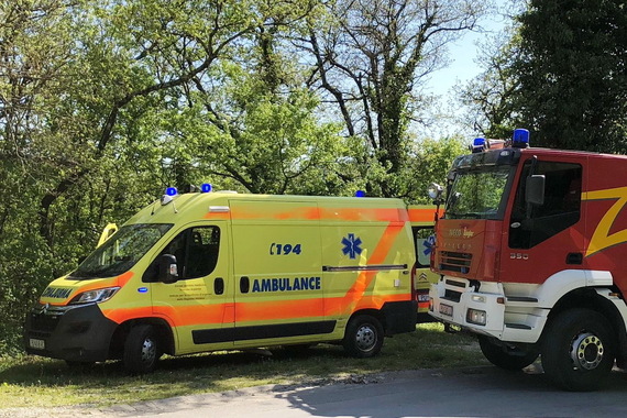 36-godišnji muškarac smrtno stradao u prevrtanju traktora