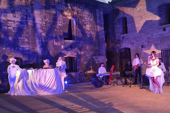 Na Bembo Festu i sjajna glazbeno-scenska igra uz hitove Franka Sinatre i Zdravka Čolića