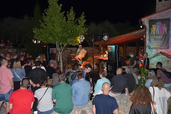 Sutra počinje Festival na dragom kamenu u Raklju. Stiže i Mile Kekin