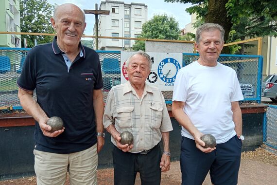 Legende Pod lipom još ne posustaju: ‘Volin kad reču – Neki starčić me je dobija! Ma se nasmijen'