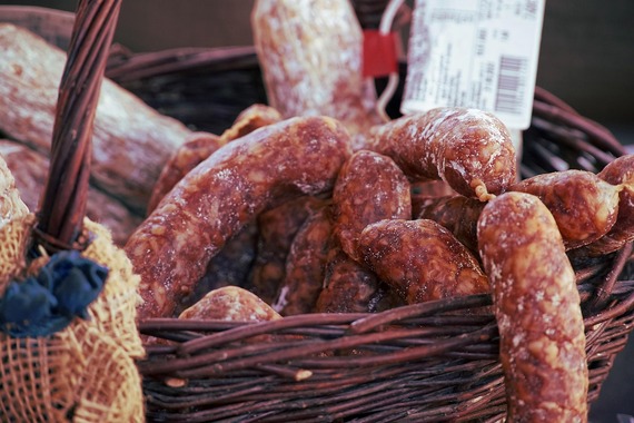 Otkrivena dva lopova iz Poreča. Jedan krao salamu i alkohol, drugom bio dosta alkohol