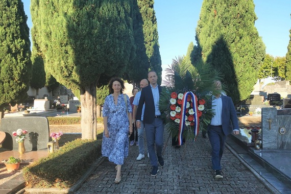 UMAG Počast poginulim braniteljima odana na gradskom groblju i u parku Humagum