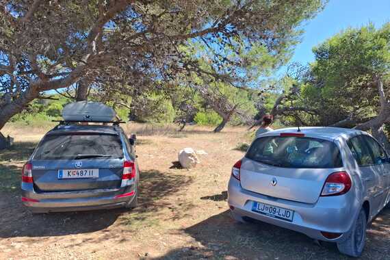 Ima mjesta kao u priči, ali turisti na Kamenjaku parkiraju baš ovdje